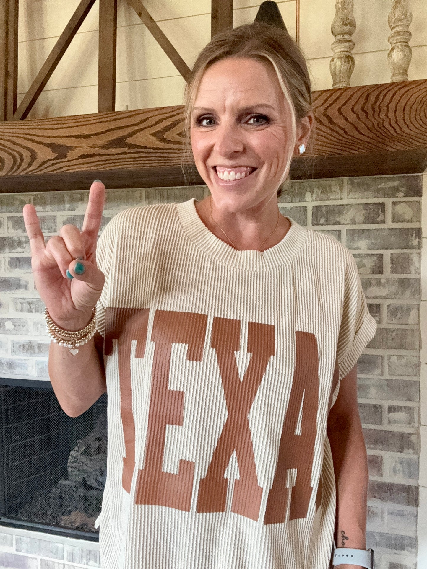 Hook ’Em Corded Tee