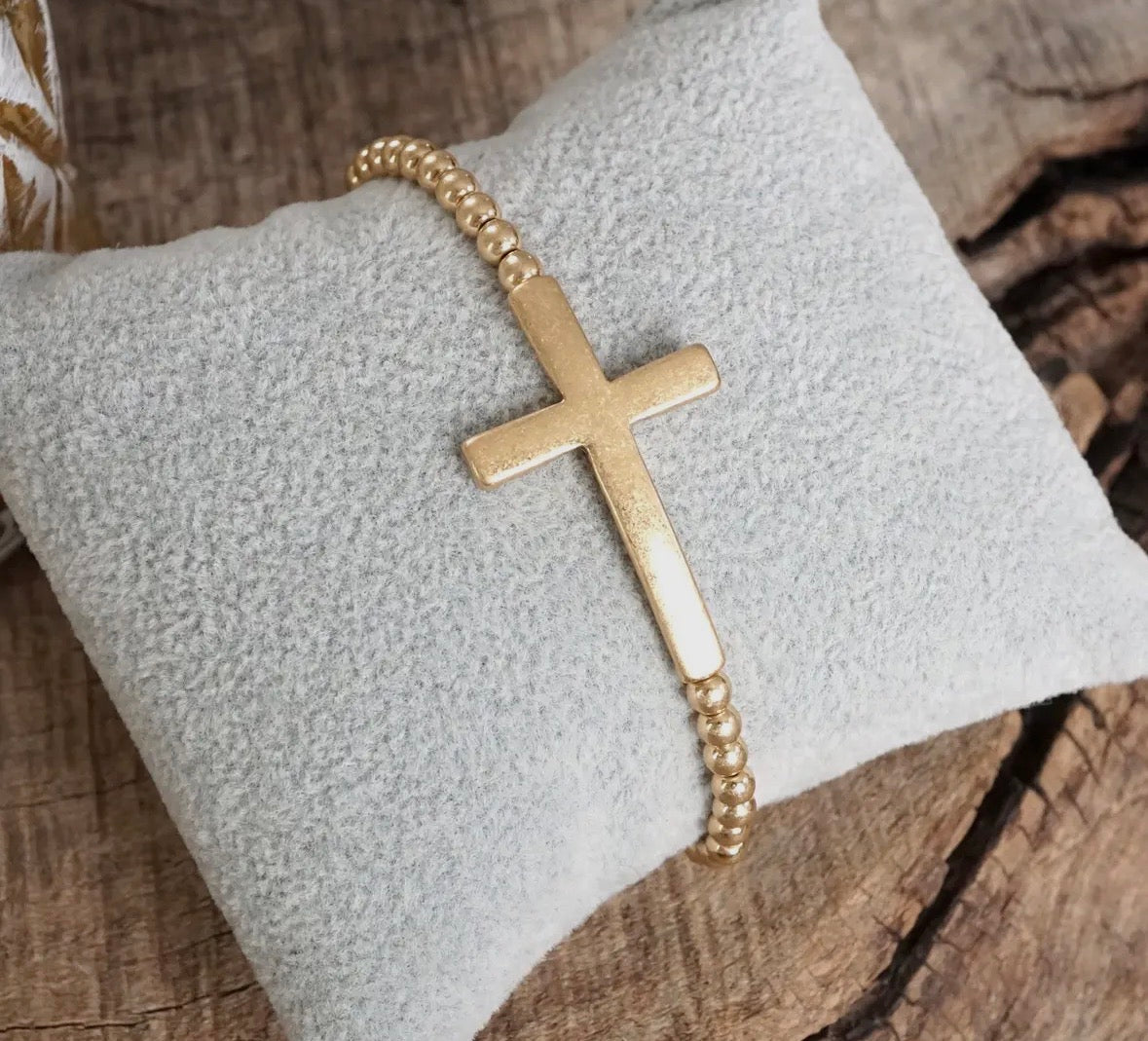 Everyday Faith Beaded Cross Bracelet